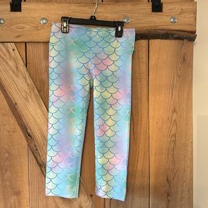 FEED ME FIGHT ME CAPRI LEGGINGS